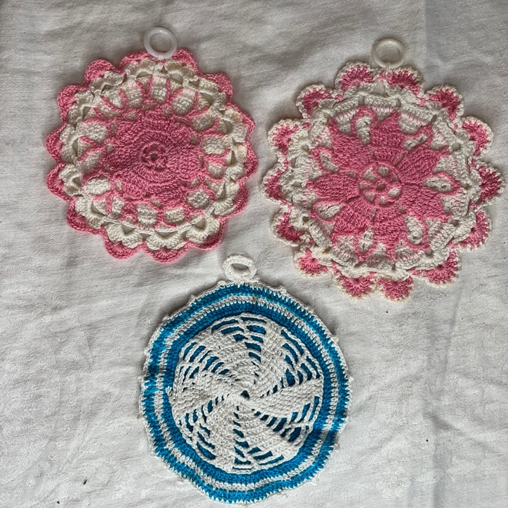 Vintage set of 3 finely crocheted doilies